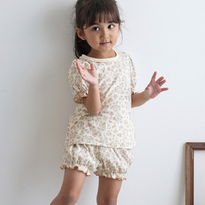 花花短袖上衣+南瓜短褲