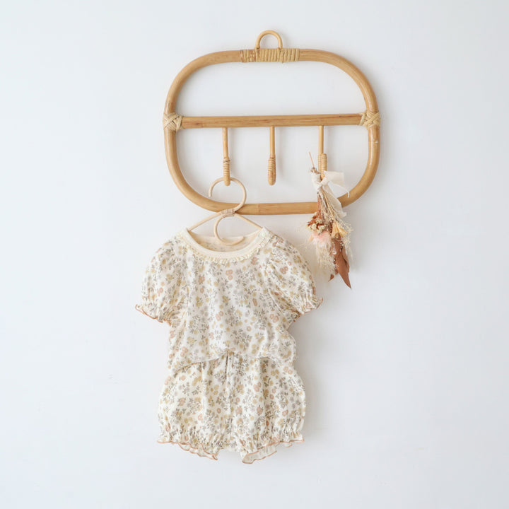 花花短袖上衣+南瓜短褲