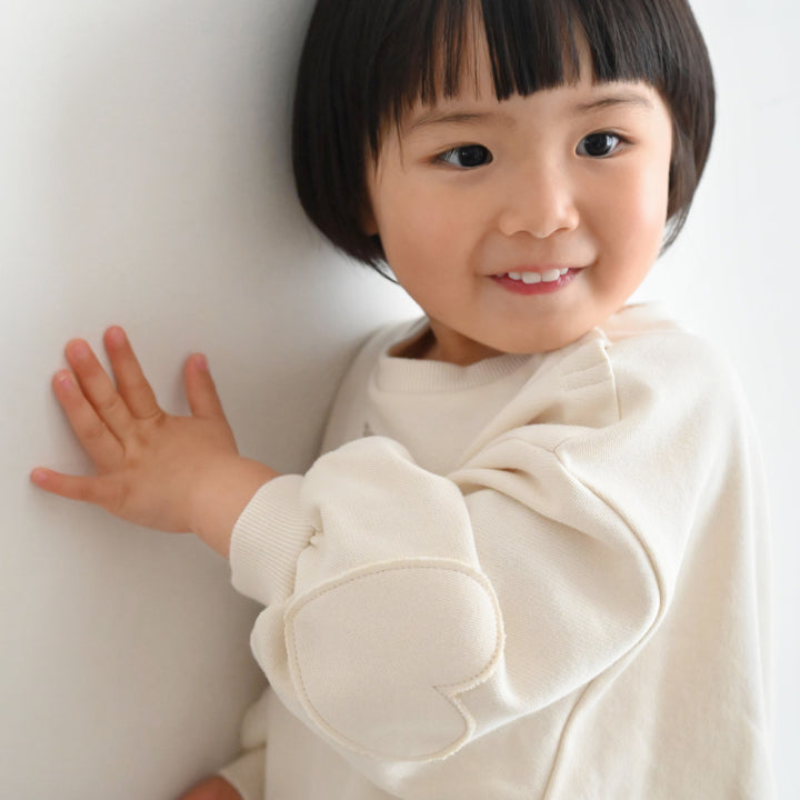 【秋冬上衣】袖口愛心貼布 圓領衛衣