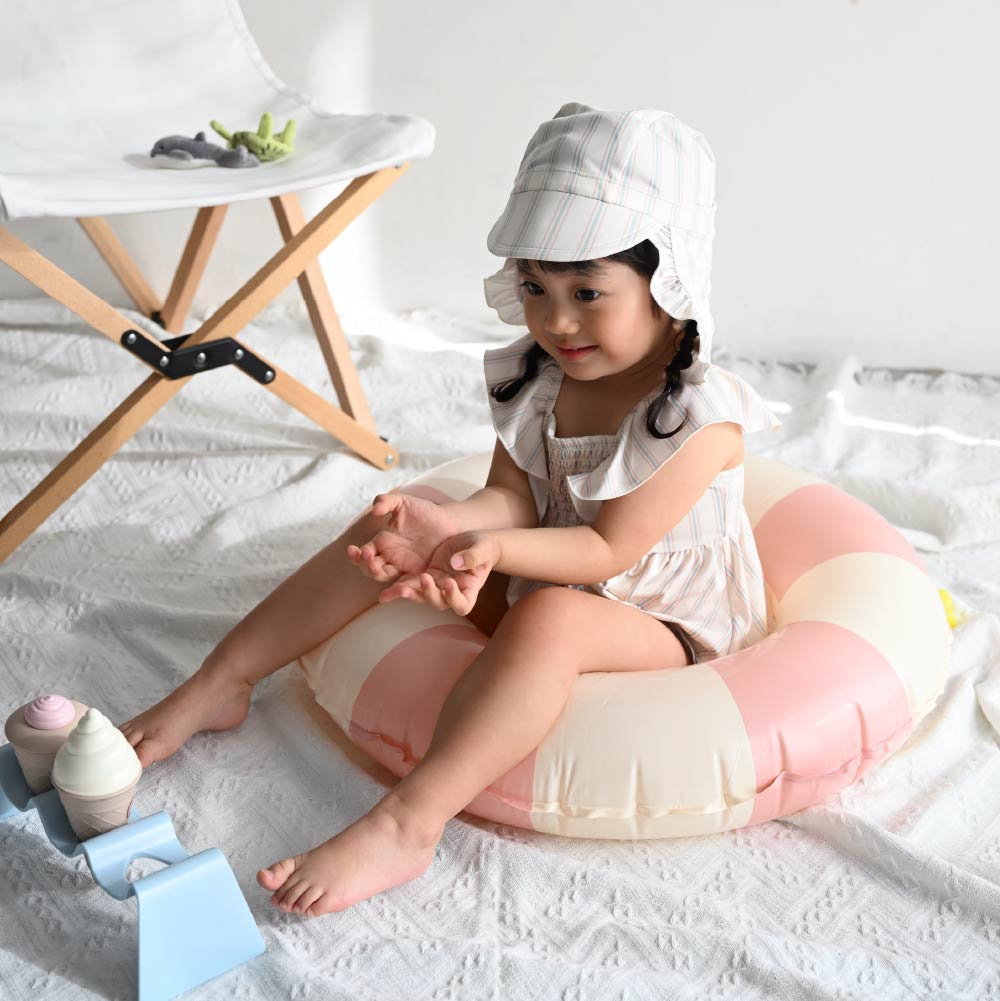 女孩甜美兩件式泳裝